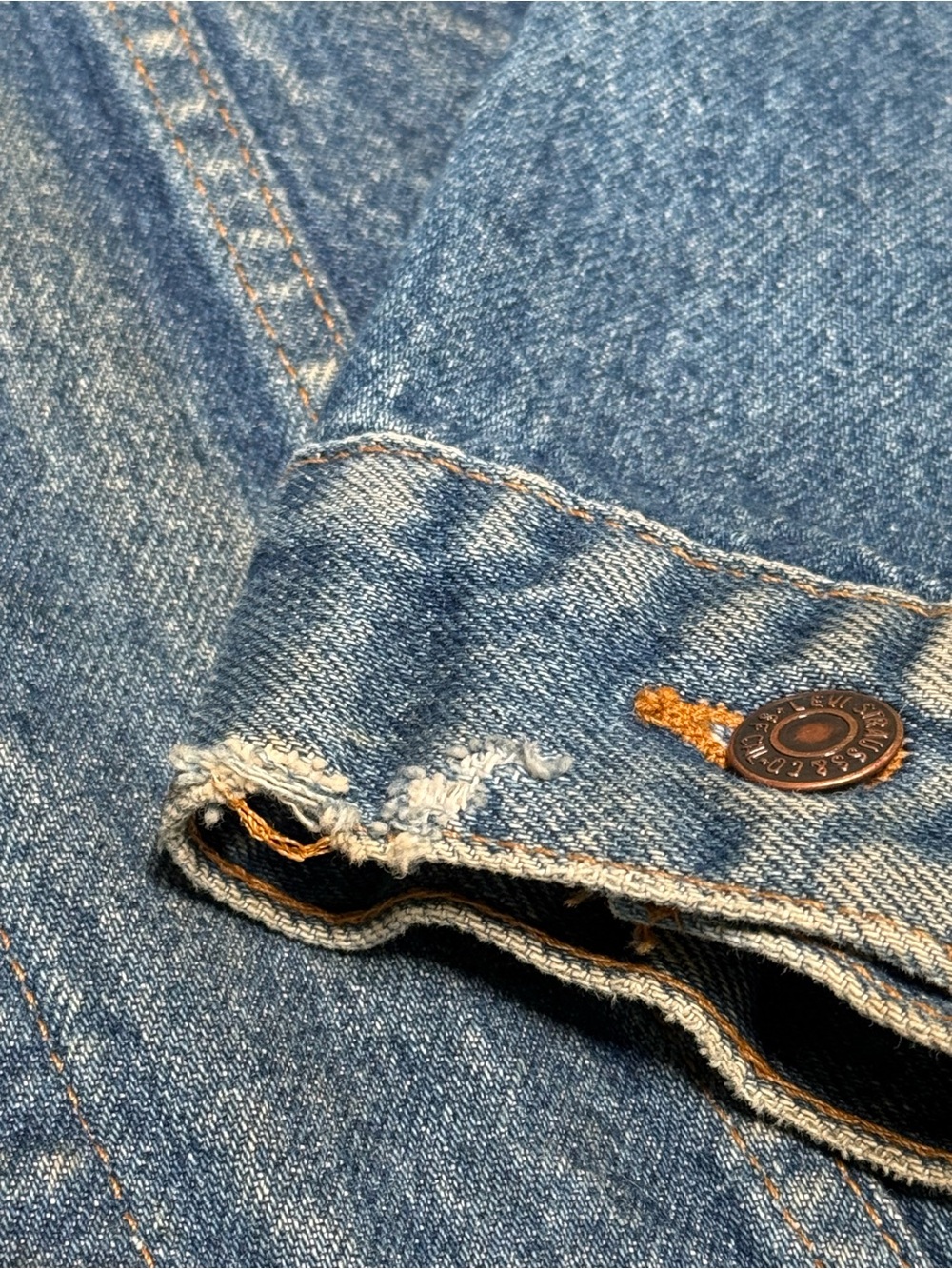 Levi’s 70506 Denim Trucker Jacket USA Made Medium Wash Size 44( vintage ) - Picture 8 of 11